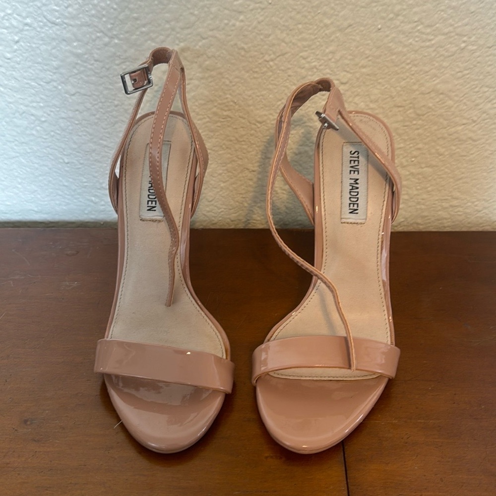 Steve Madden - Heeled Sandal in blush/nude - size 7.5